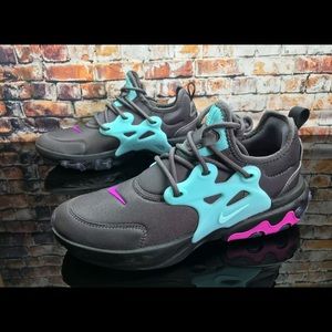 Women’s Nike Size 8